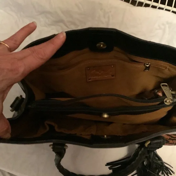 Patricia Nash leather bag 13 inches wide 9.5 inches deep 5 inches base - Picture 3 of 5